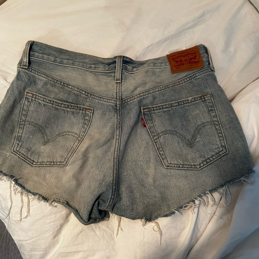 501 levis mid rise shorts